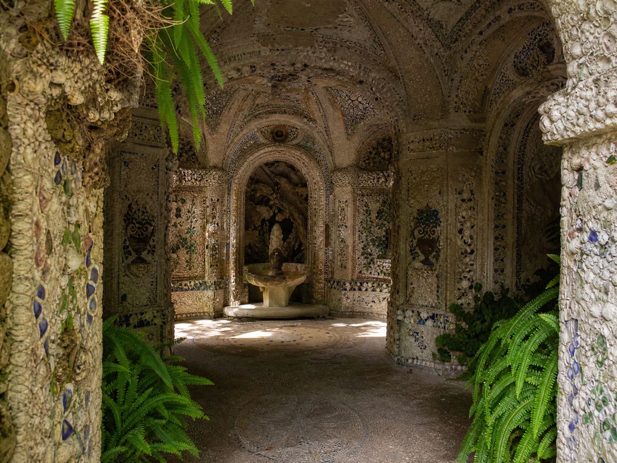 Gruta de la Casa do Fresco decorada con conchas y porcelana, Palacio Fronteira