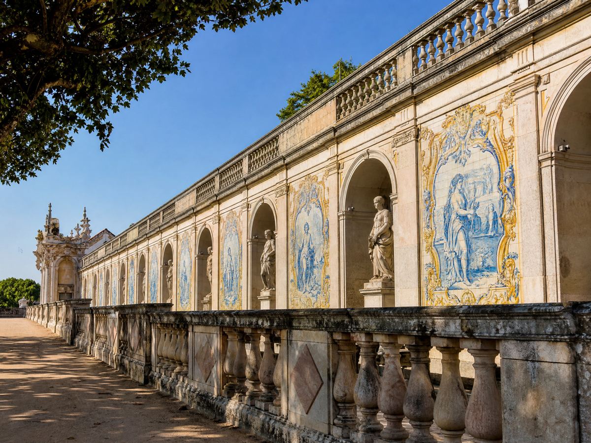 Terraza de las Artes Liberales con nichos de azulejos y estatuas, Palacio Fronteira