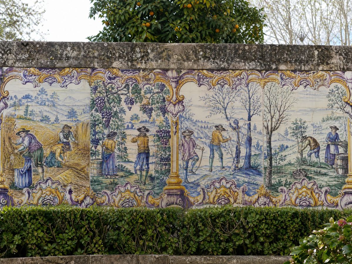 Panel de azulejos policromados de la vida campestre y las estaciones, Palacio Fronteira