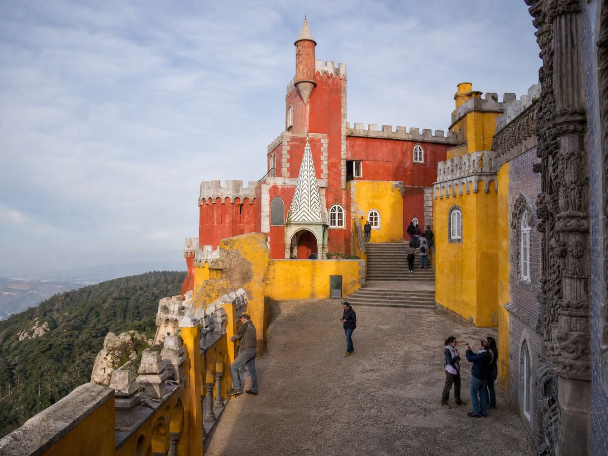 Terrazas coloridas del Palacio da Pena, Sintra